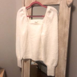 White classy H&M sweater